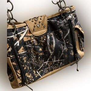 Monte Vista Camo Concealed Carry Purse